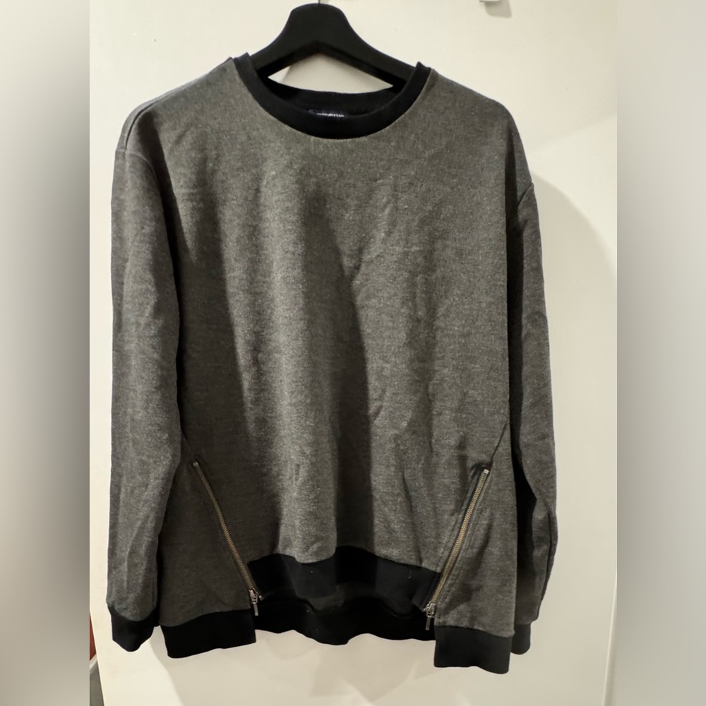 Women’s crewneck